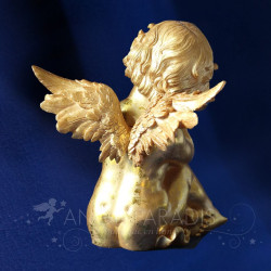 estatua del ángel de oro