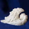 FIGURINE ANGE BLANC ENDORMI EN PLUME