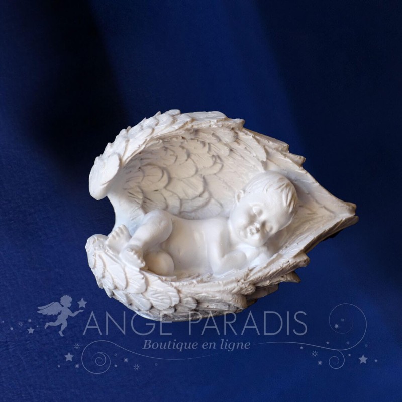 FIGURINE BEBE ENDORMI EN PLUME