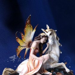 GRAND STATUETTE FEE LICORNES