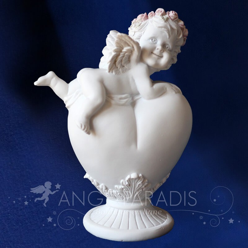 ANGE AGAINST A COEUR