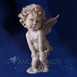 ESTATUA DEL ÁNGEL GRIS ESCUCHANDO