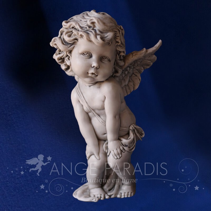 ESTATUA DEL ÁNGEL GRIS ESCUCHANDO