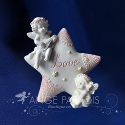 figura de ángel con una estrella