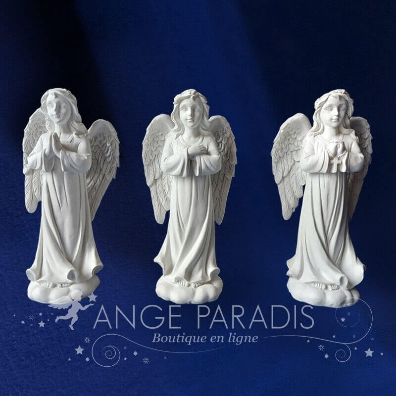 figuras de angeles orando