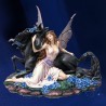 tasa de estatuilla con unicornio