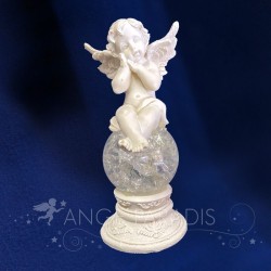 pequeña estatua ángel