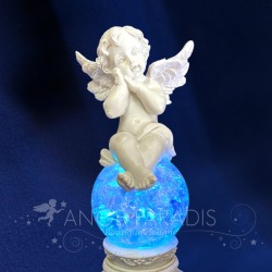 estatua de ángel de luz