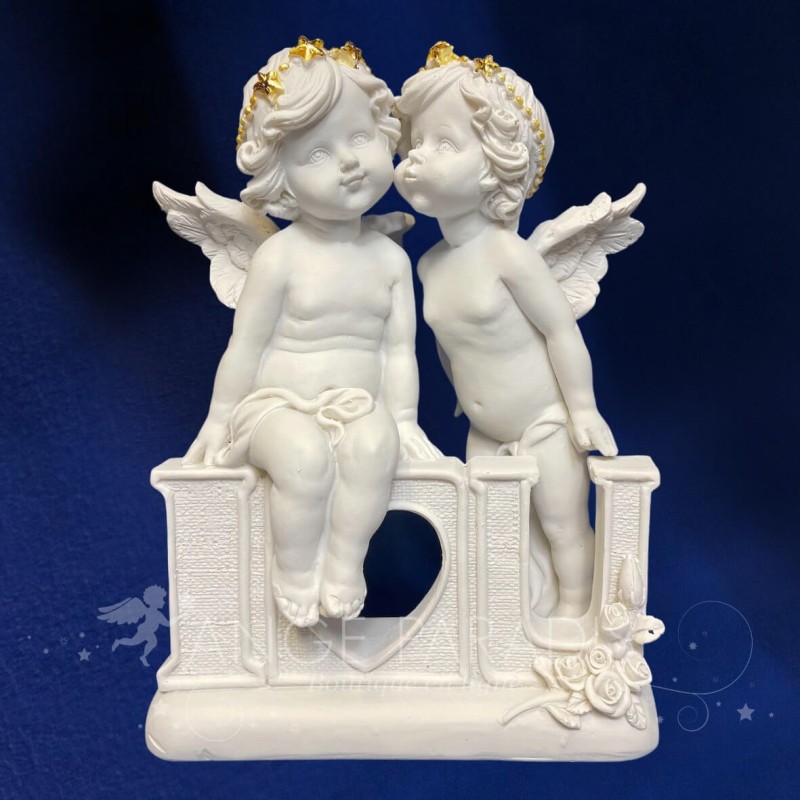 estatuilla de amor de ángel.