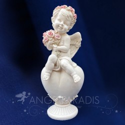  estatuilla ángel con flores