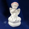pequeña estatua de ángel