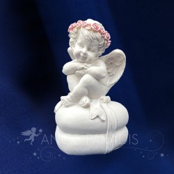 pequeña estatua de ángel