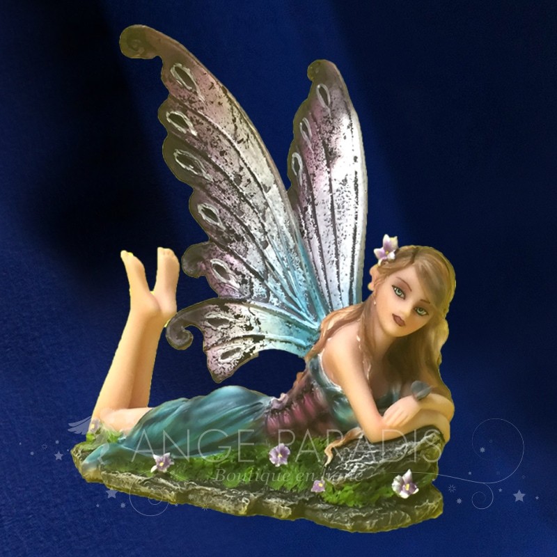 Figura de hada relajante