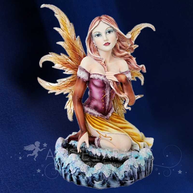 Estatuilla de hada esmeralda