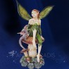 Estatuilla de hada salvaje verde